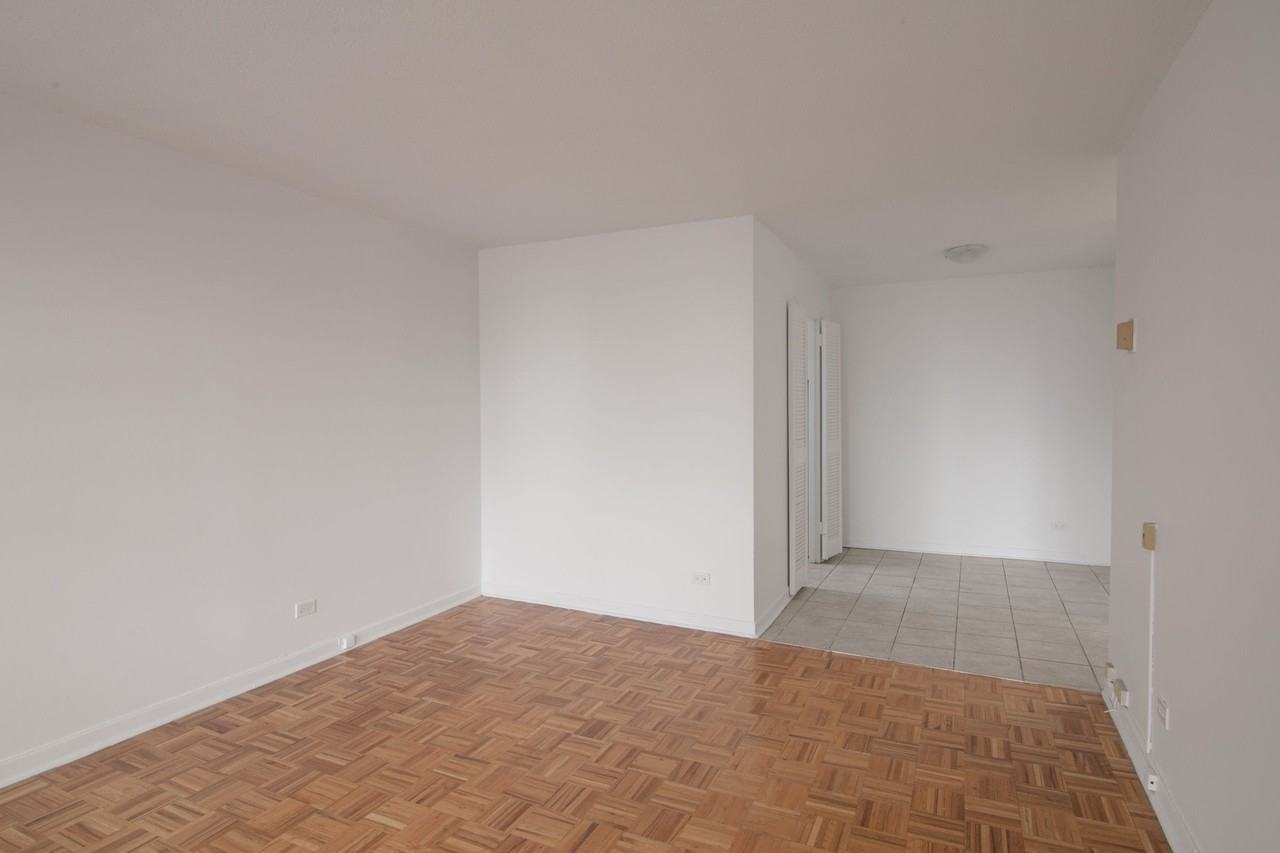 1975 Boul De Maisonneuve O — photo 1