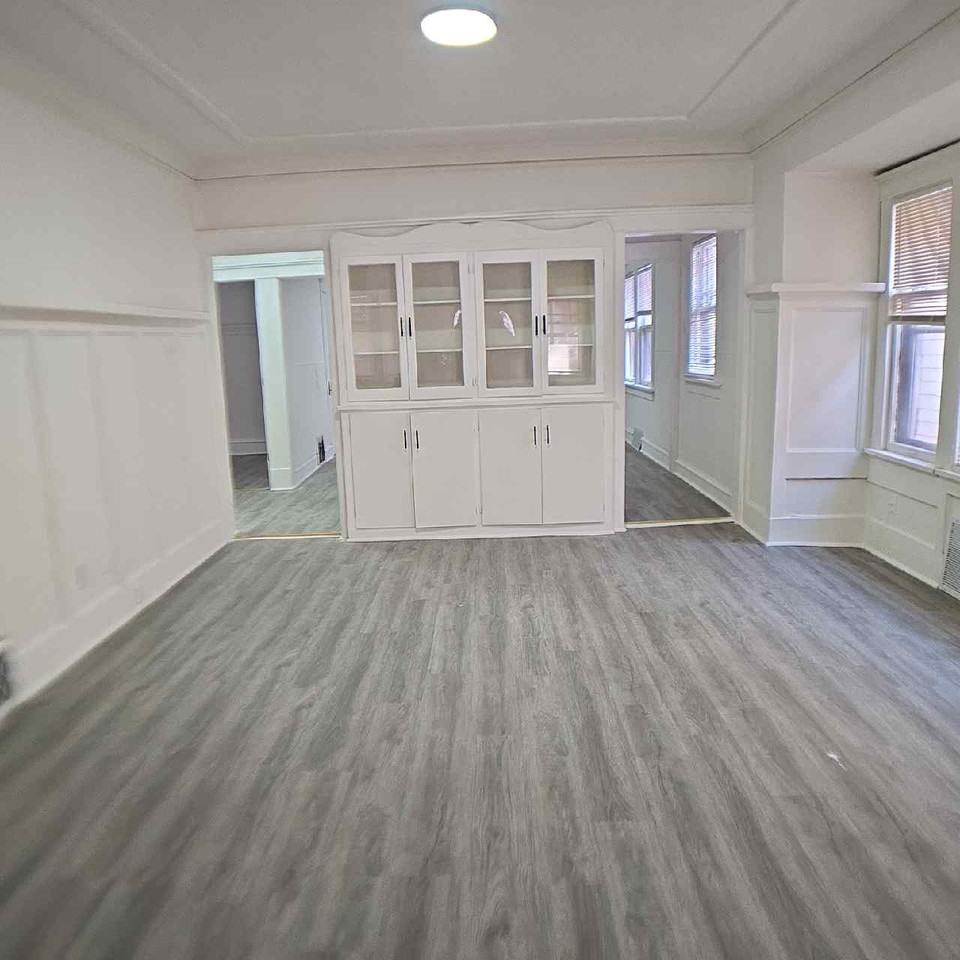 2544 N 45th St #1 - Photo 4 of 12