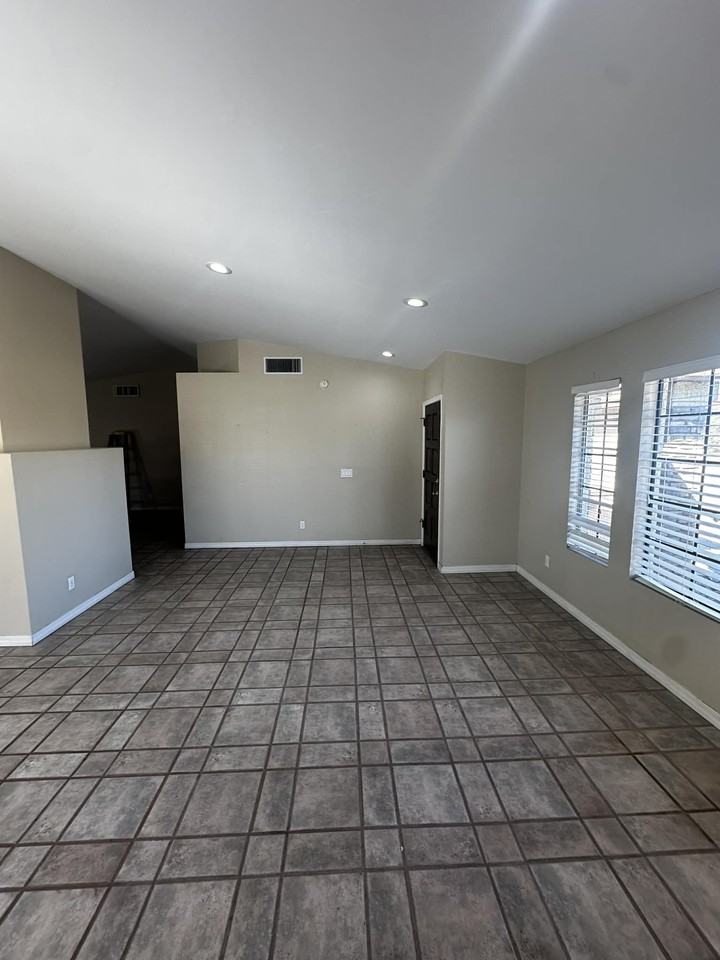 6186 S Truman Dr #1 - Photo 3 of 37