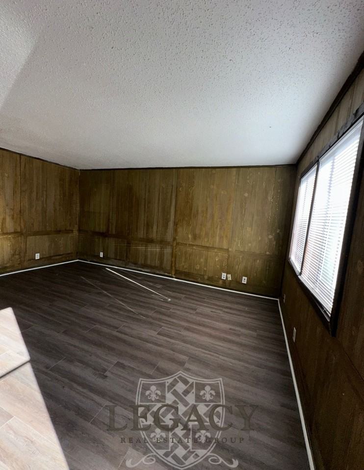1031 Harold Dr #1 - Photo 5 of 24