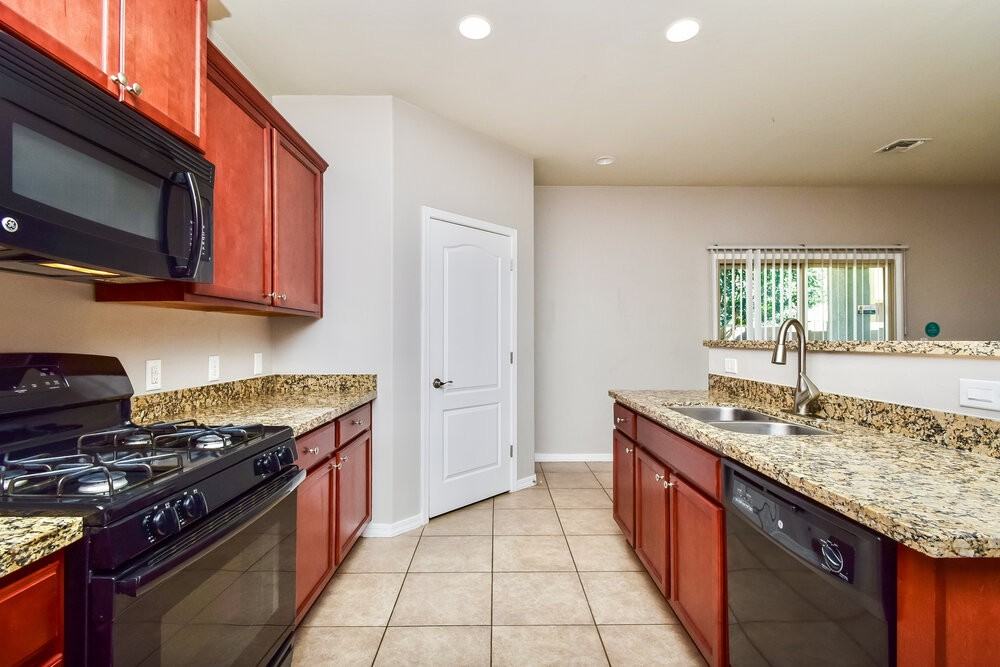 6721 S May Fly Dr #A1 - Photo 6 of 17