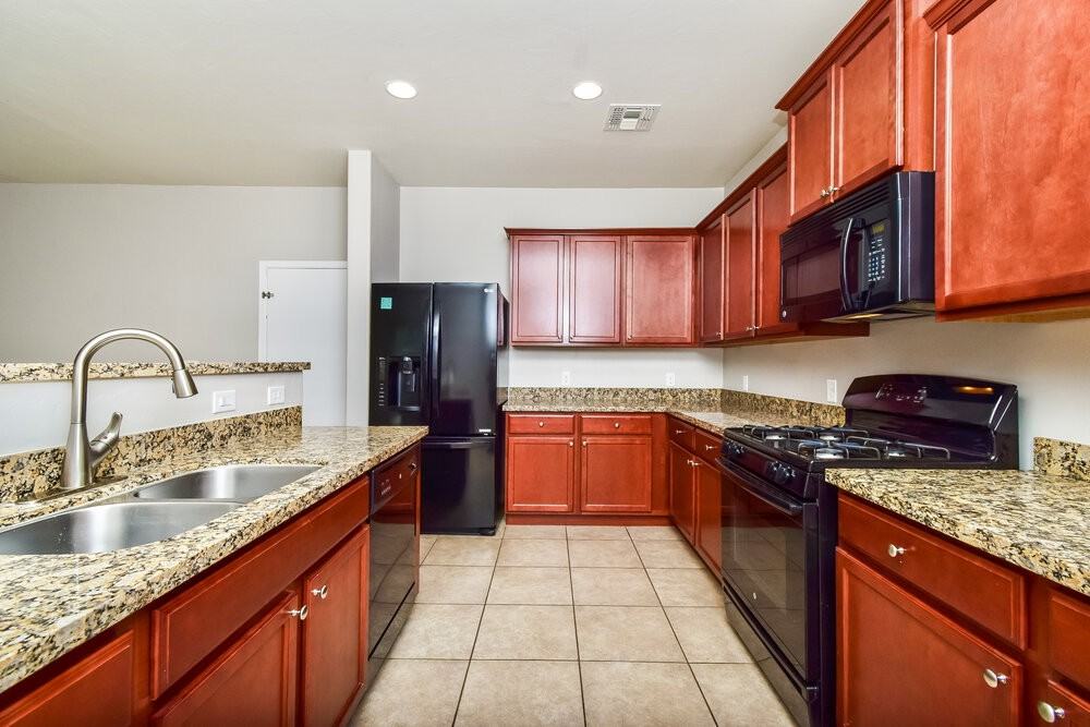 6721 S May Fly Dr #A1 - Photo 7 of 17