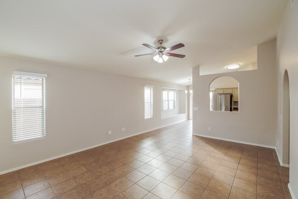 25279 W Parkside Ln S - Photo 3 of 16