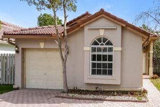 428 Lakeside Cir - Photo 1 of 1