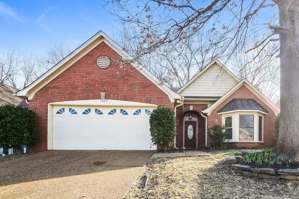 1562 Appling Wood Cv N