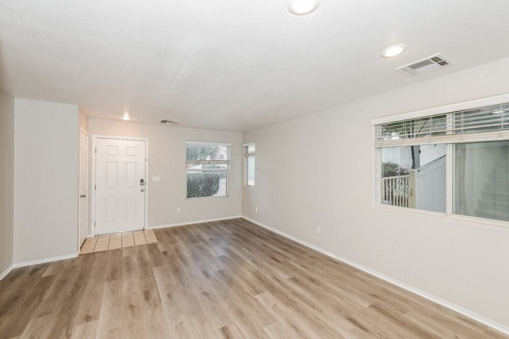 11905 Fairfax Ridge St - Photo 5 of 17