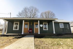 featured image of 304 Quigley St #1