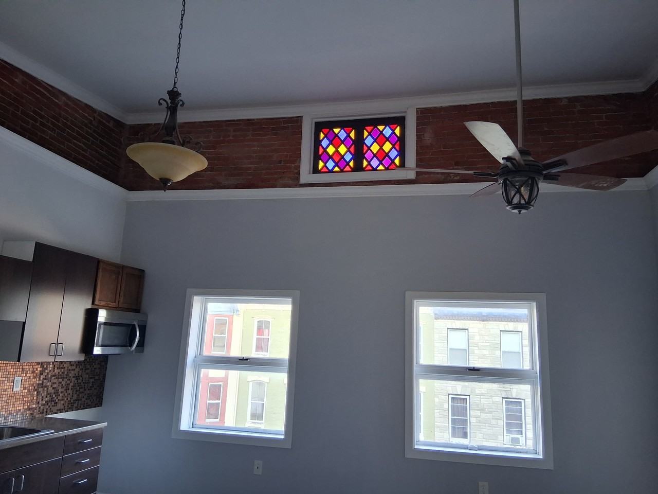 112 S 6th St #3 - Photo 2 of 5