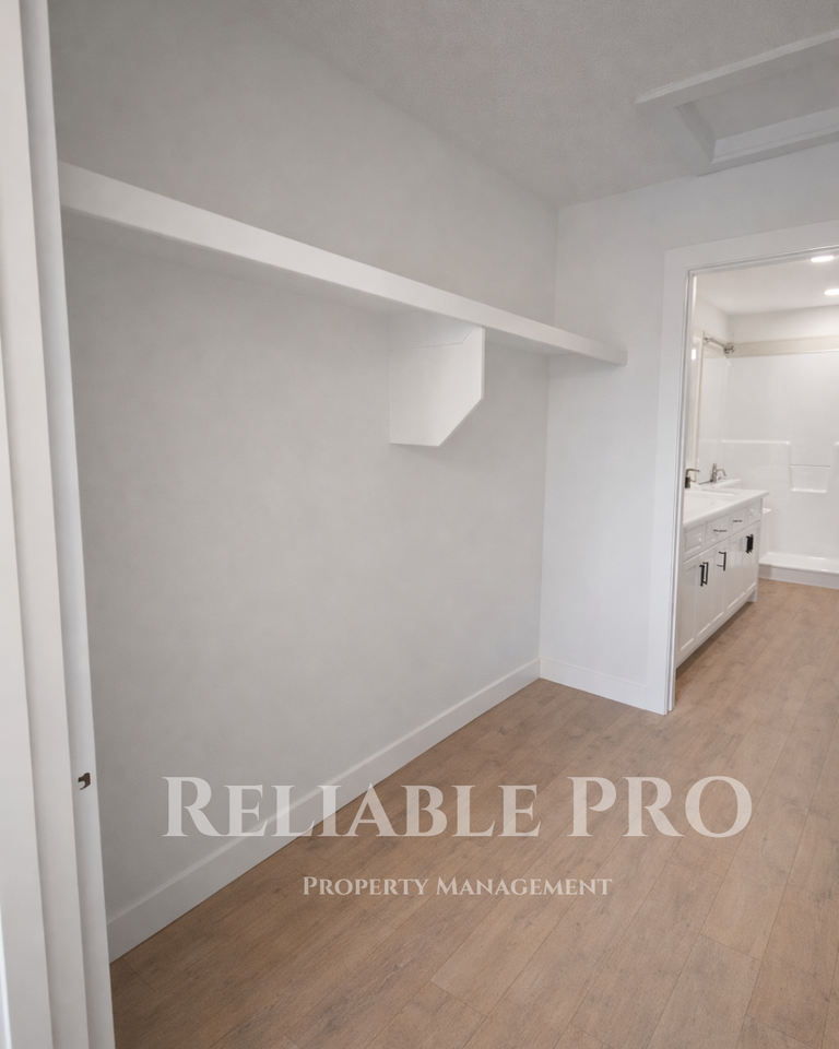 New Westmount Townhome | A/C, Fireplace, HUGE walk in closet | 2.5 Bath, Steps from 124 St - Photo 5 of 28