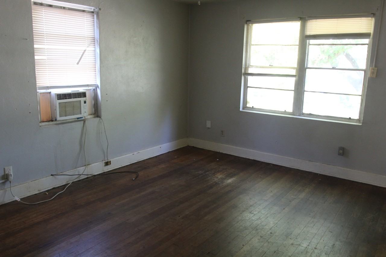 1008 N Mckinley St #4 - Photo 2 of 4