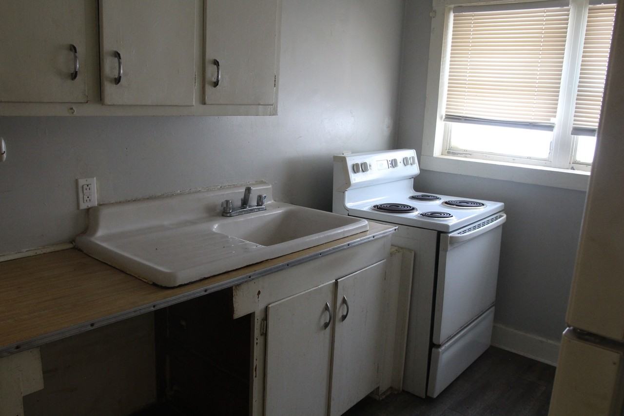 1008 N Mckinley St #4 - Photo 3 of 4