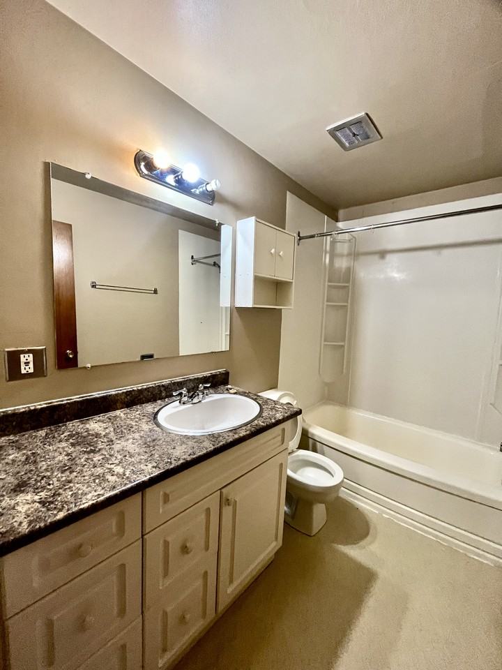 11610 124 St Nw - Photo 6 of 11