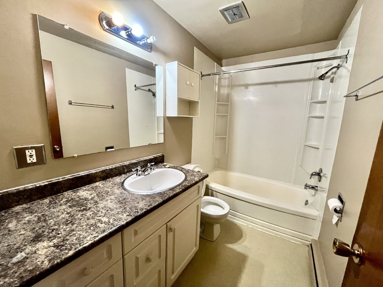 11610 124 St Nw - Photo 7 of 11