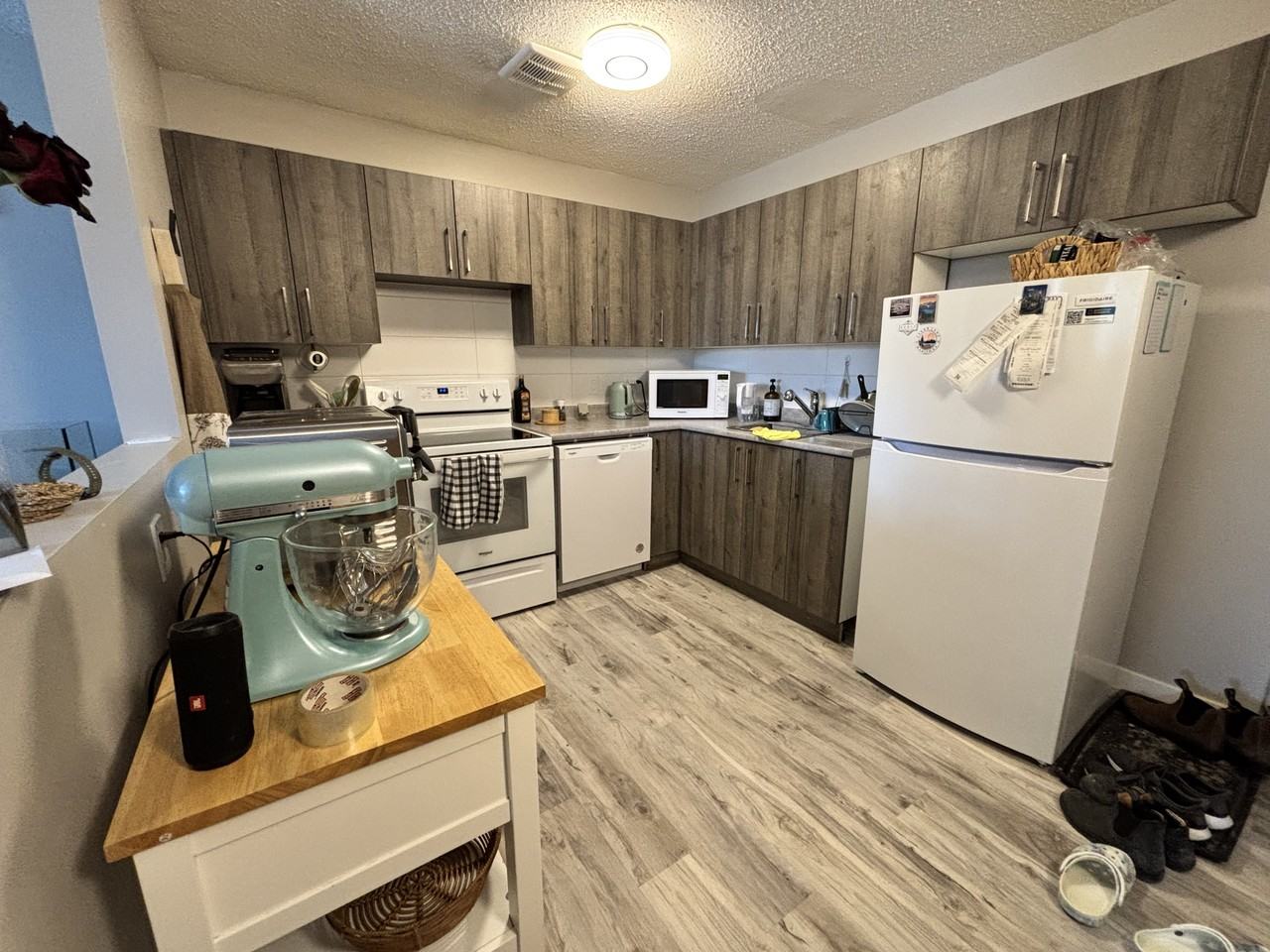 284 Notre Dame St - Photo 7 of 9