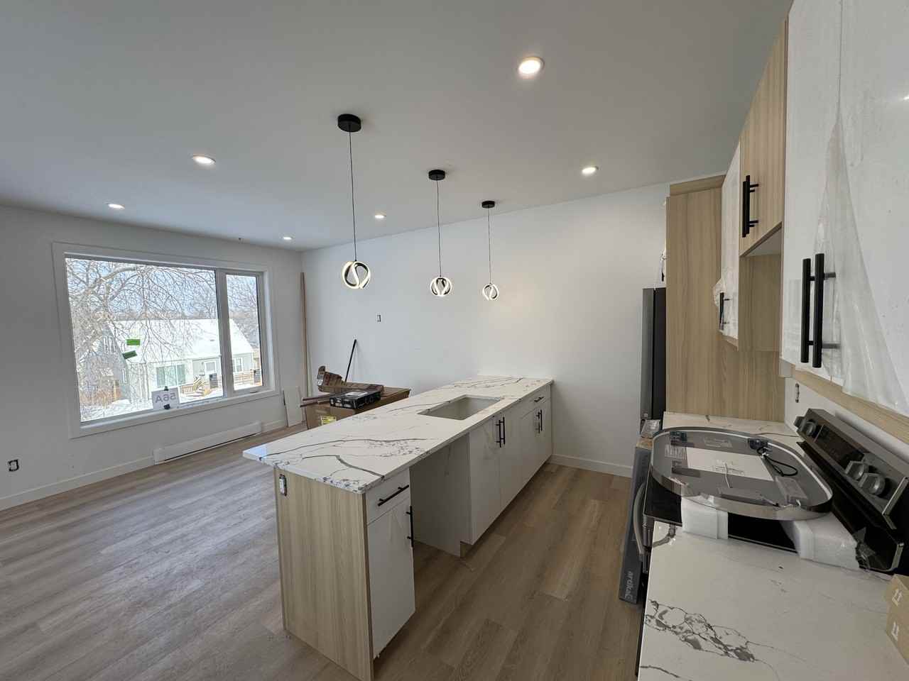 56 Handyside Ave - Photo 2 of 33