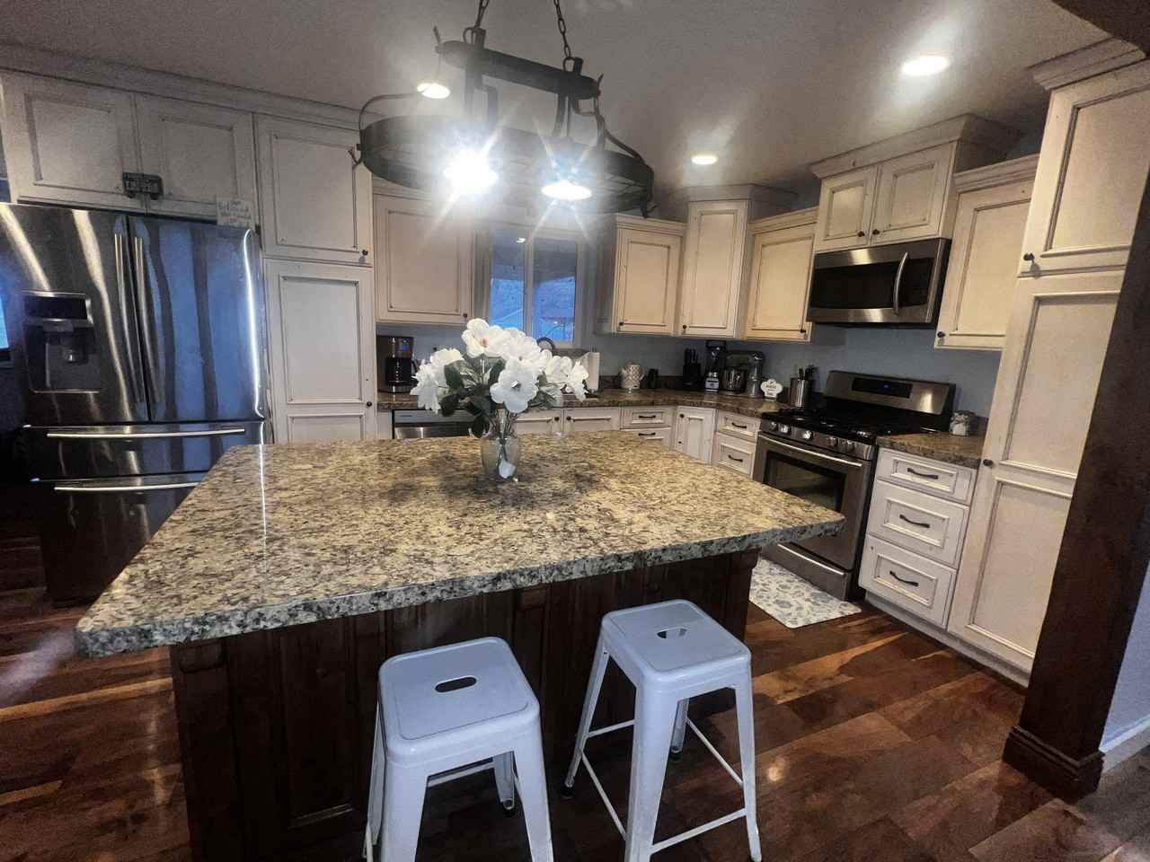 1900 E St - Photo 2 of 14