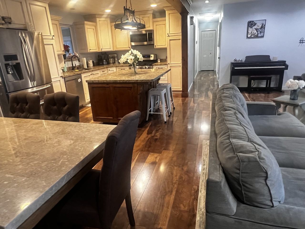 1900 E St - Photo 3 of 14