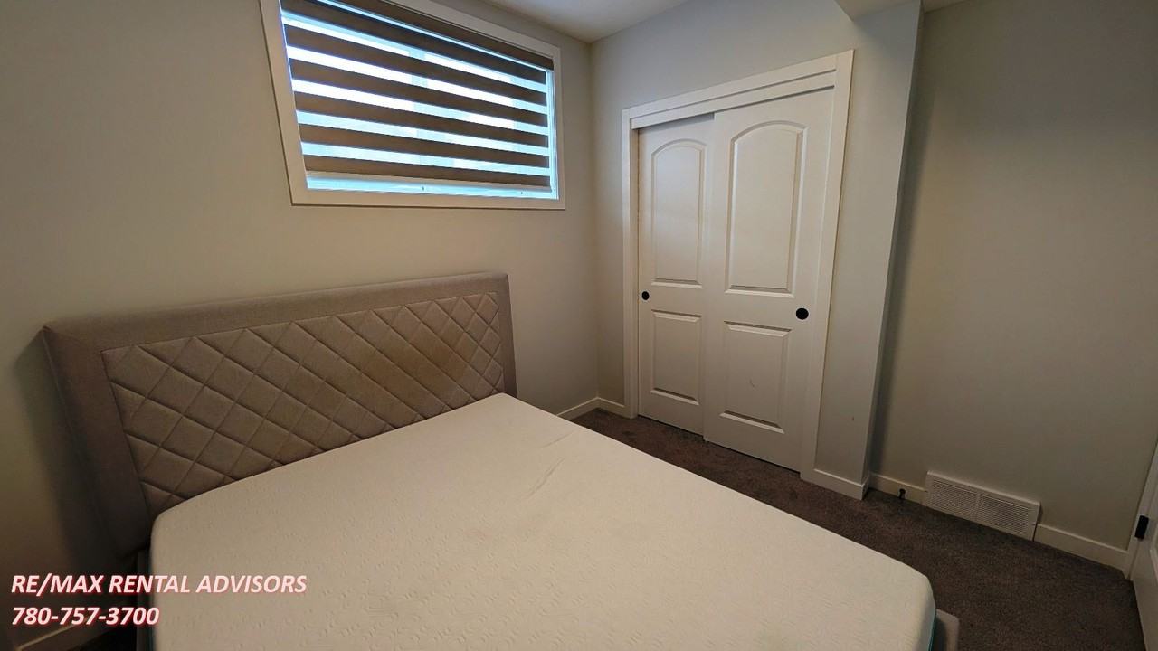 11 Setonstone Landng Se - Photo 5 of 10