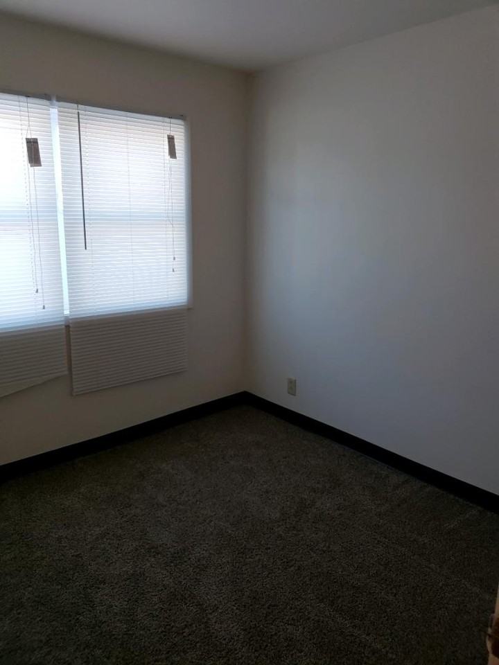 517 E Saint Patrick Street - Photo 6 of 7