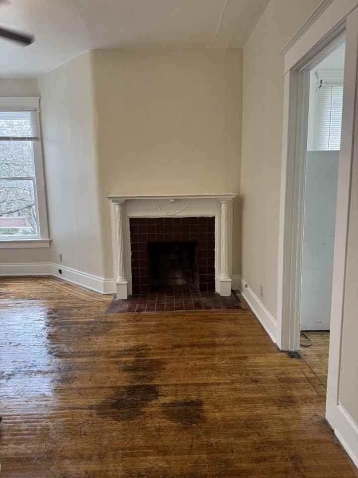 1322 E Spring St - Photo 2 of 8