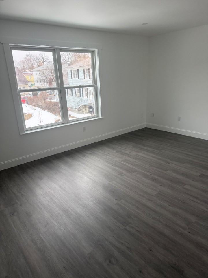 15 Potomac St - Photo 2 of 10