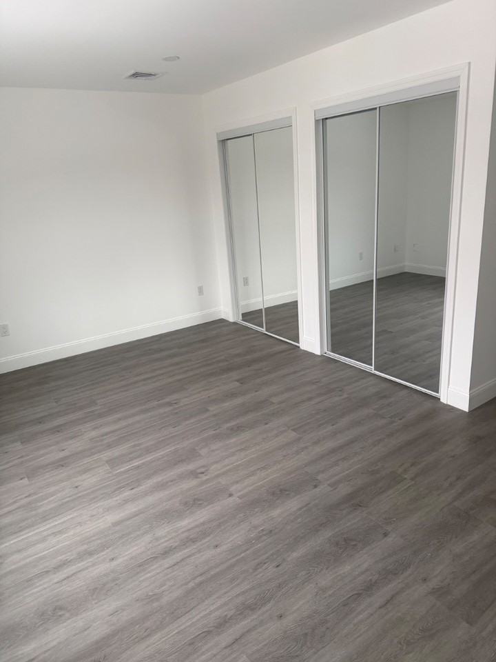 15 Potomac St - Photo 3 of 10