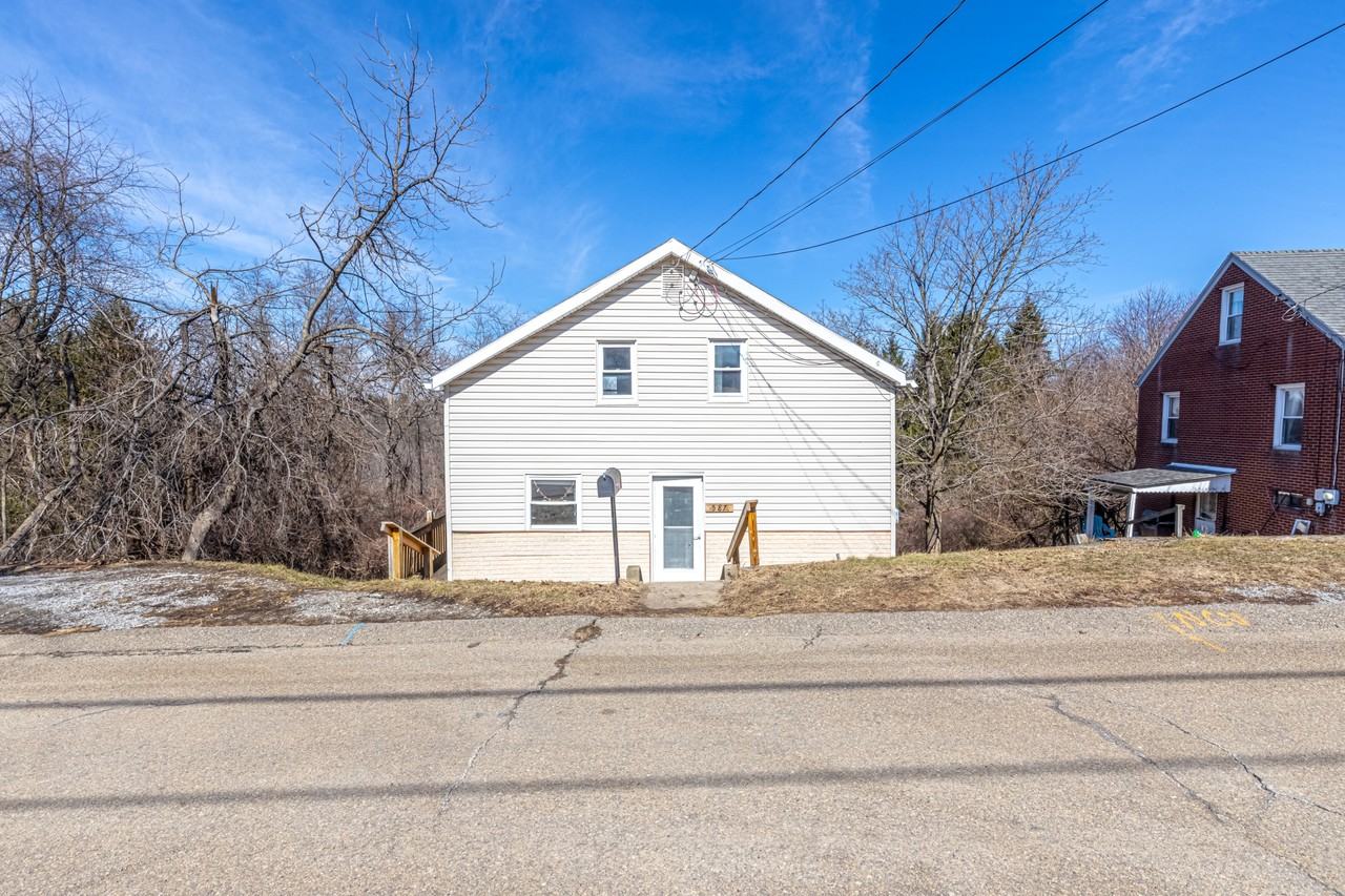 587 Stephens St #1 - Photo 2 of 45