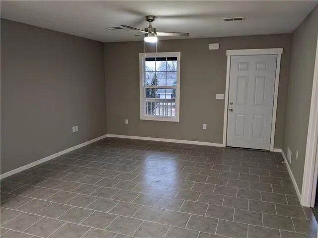 511 N Main St #B - Photo 2 of 14