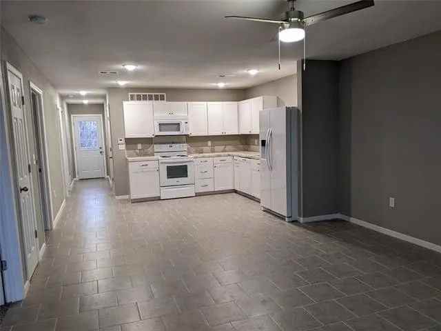 511 N Main St #B - Photo 3 of 14