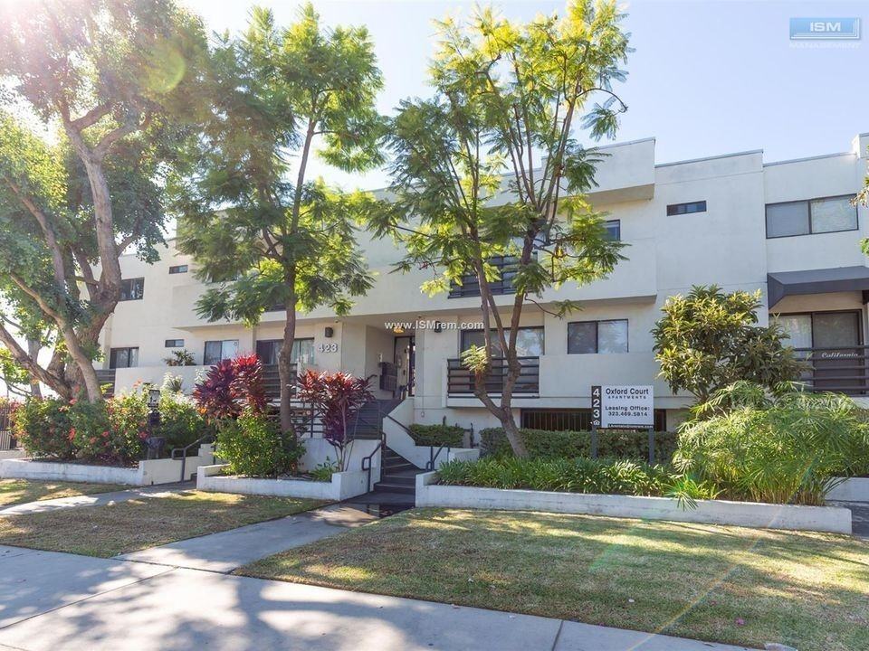 Oxford Court Apartments - Photo 3 of 22