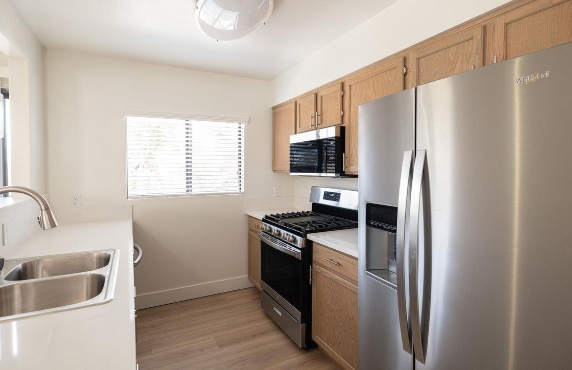 Oxford Court Apartments - Photo 5 of 22