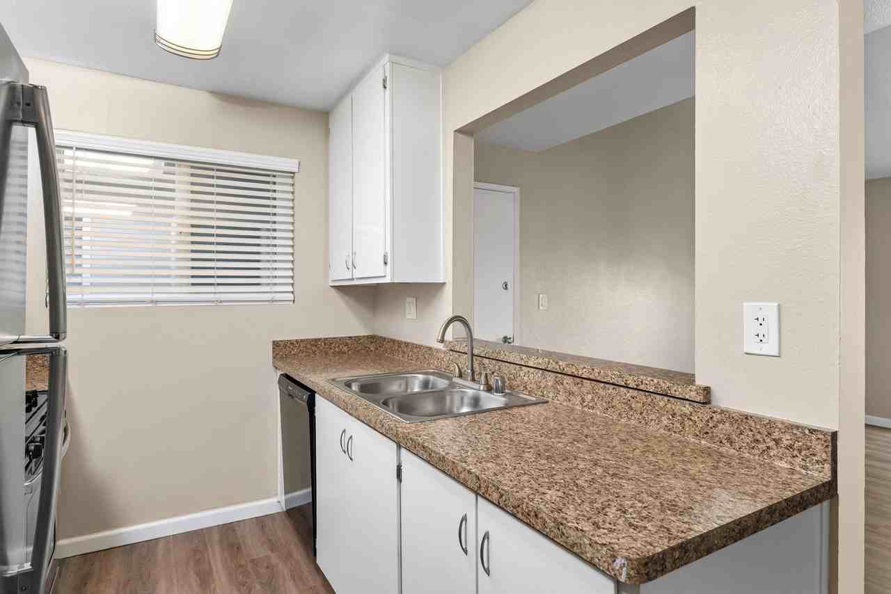 Menlo Pointe - Photo 2 of 47