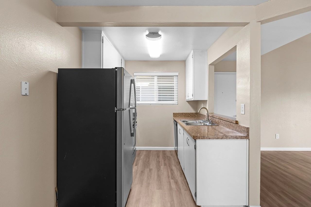 Menlo Pointe - Photo 3 of 47