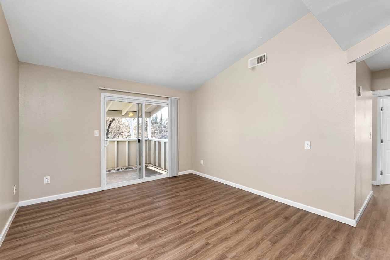 Menlo Pointe - Photo 6 of 47