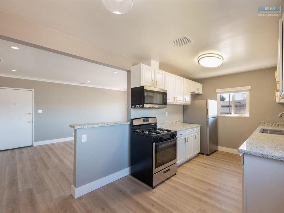 14857 Hartsook Apartments - Photo 7 of 43