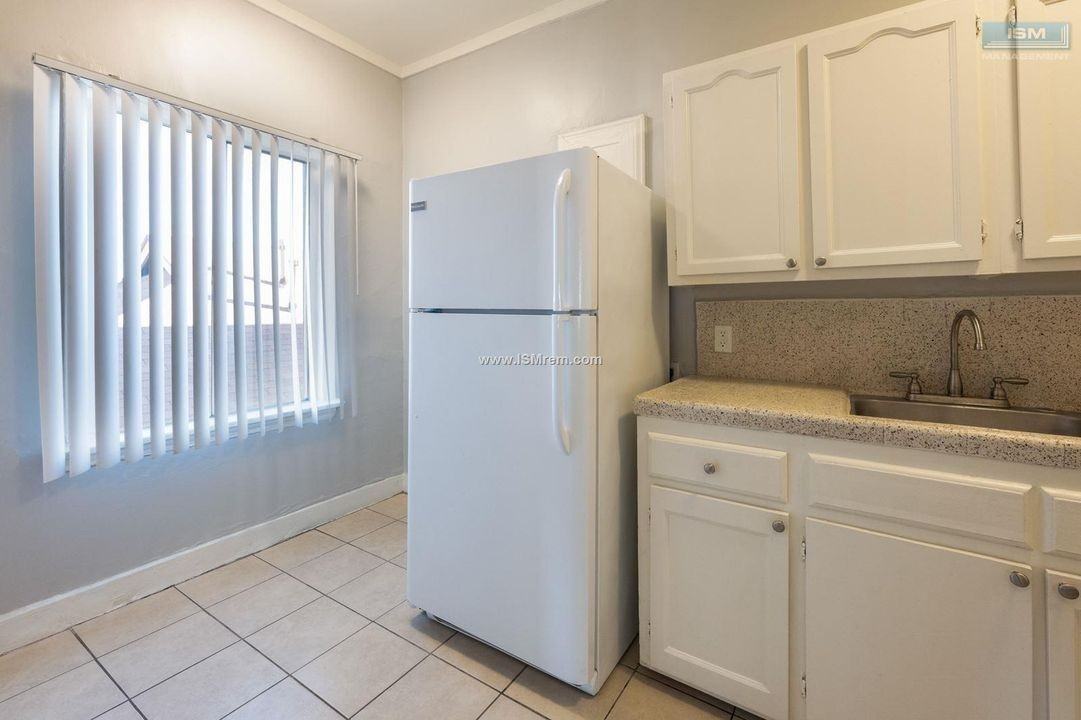 43rd Place Apartments - Photo 2 of 16