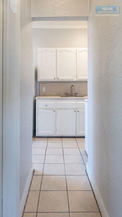 43rd Place Apartments - Photo 4 of 16