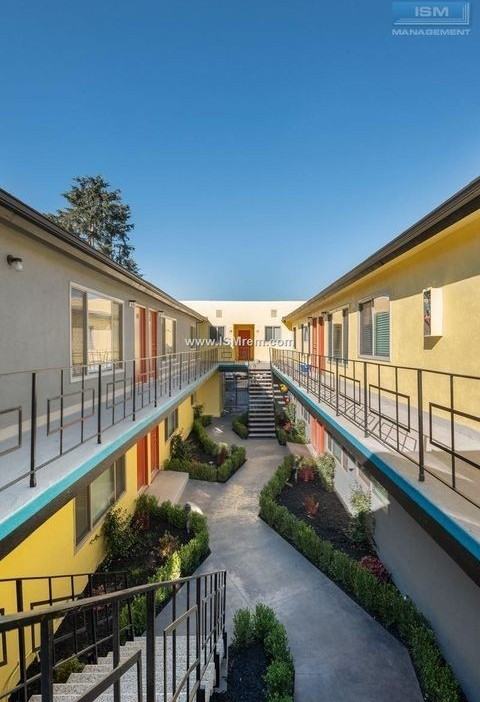 1222 W. 39th - Photo 2 of 50