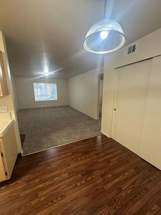 Della Tiara - Photo 3 of 4