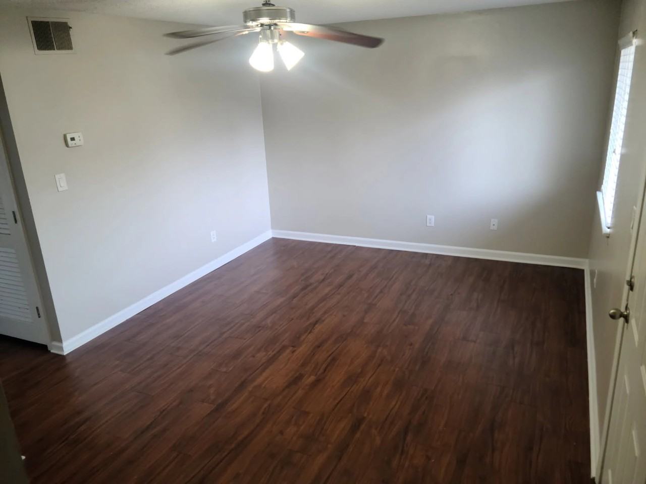 Charleston Square Townhomes - Photo 5 of 50