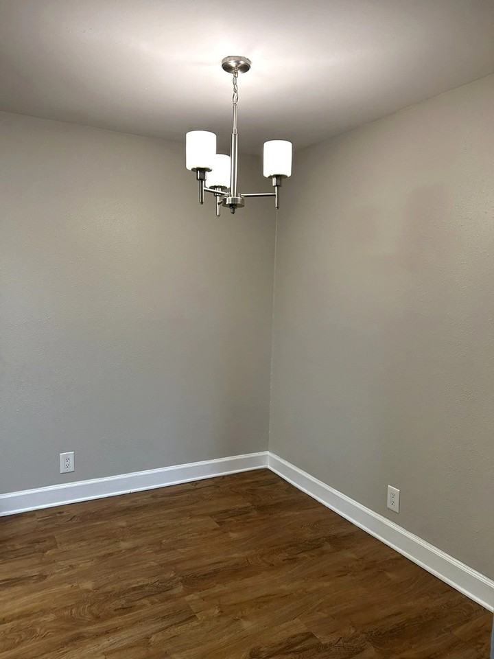 Colonial Village Apartments - Photo 3 of 50