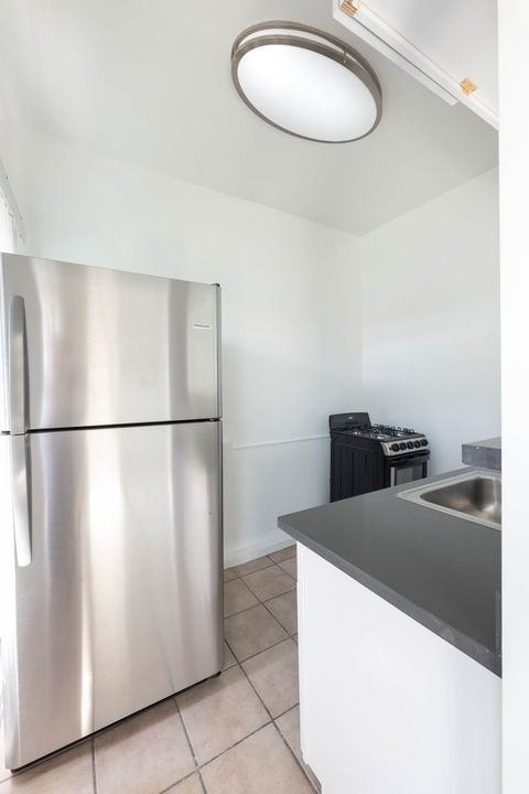 Kenmore Apartments - Photo 4 of 50