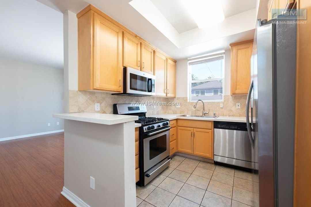 OSM USC Housing - Photo 2 of 40