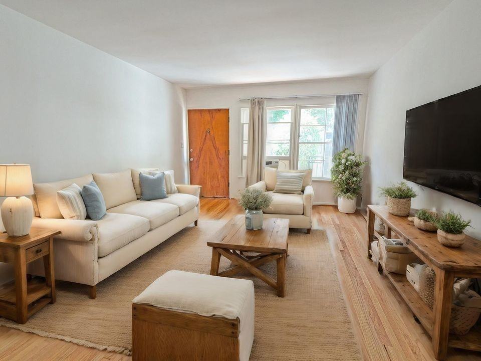 1051 S Wooster St - Photo 4 of 35