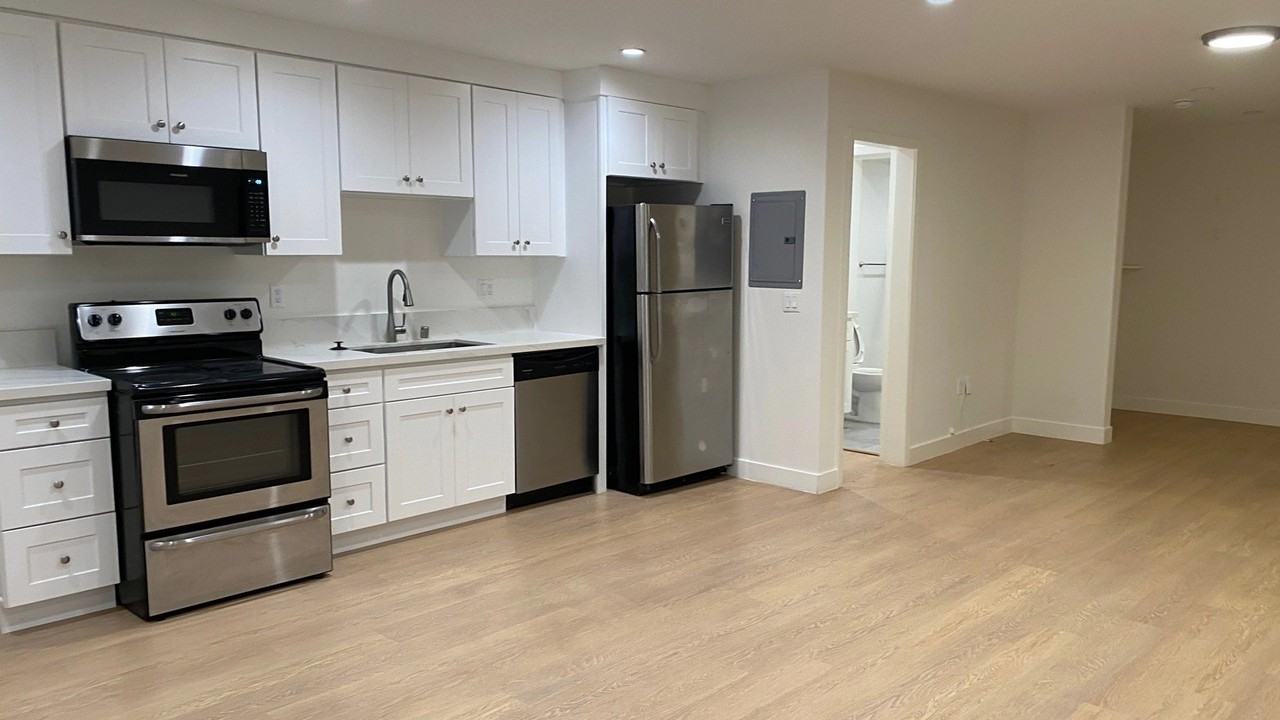 559 N. Normandie Ave - Photo 7 of 50