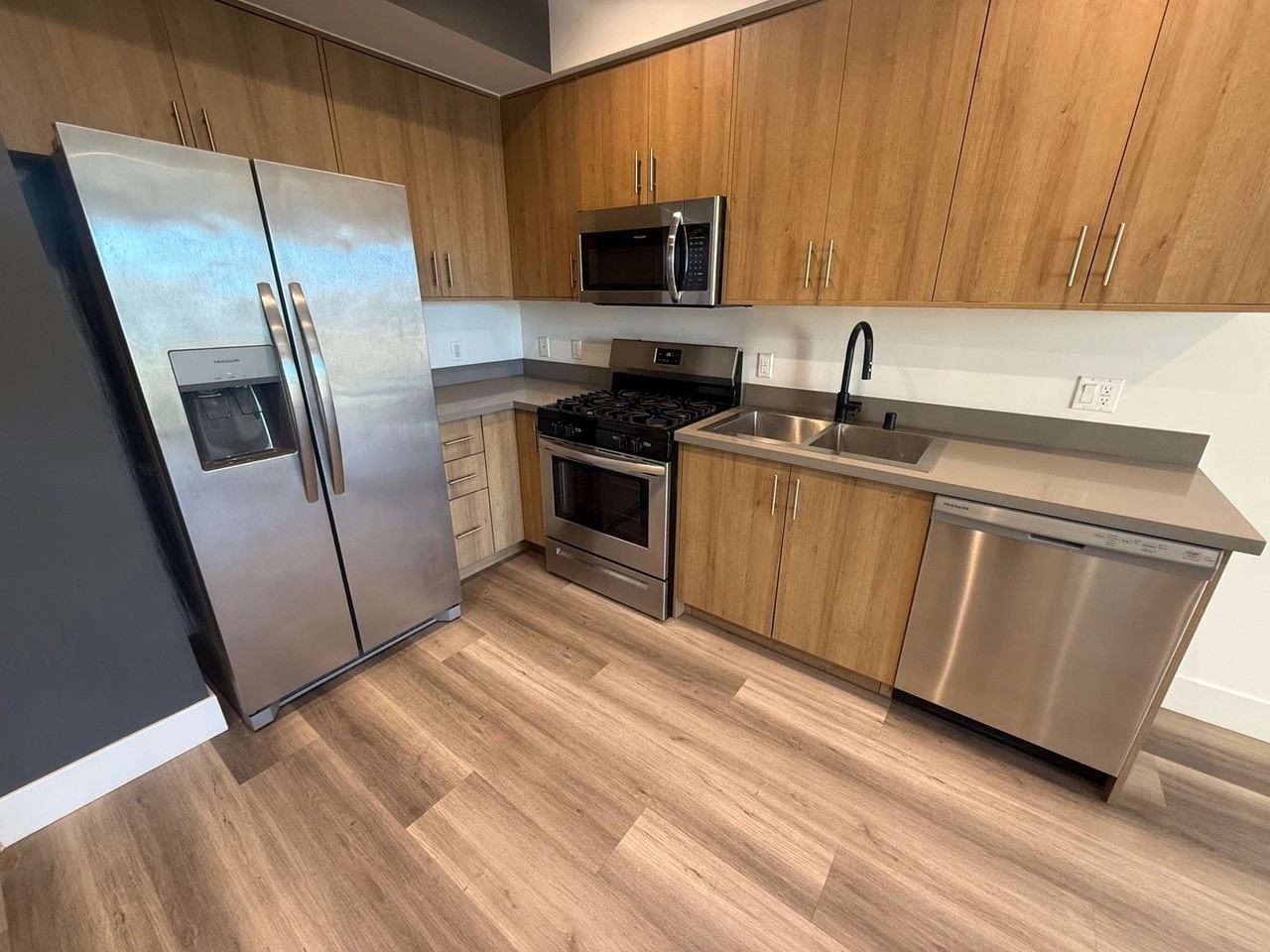 11155 Huston St - Photo 6 of 47