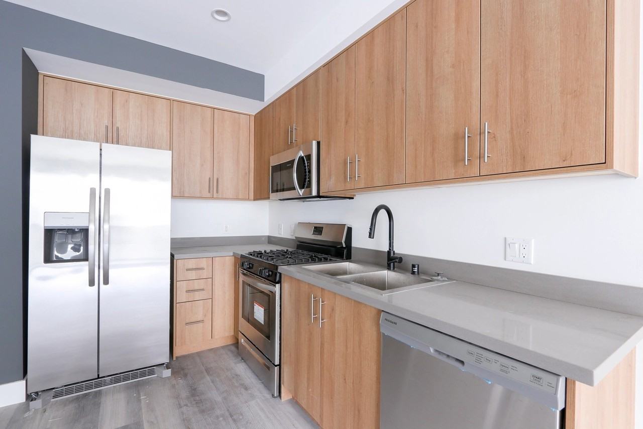 11155 Huston St - Photo 7 of 50