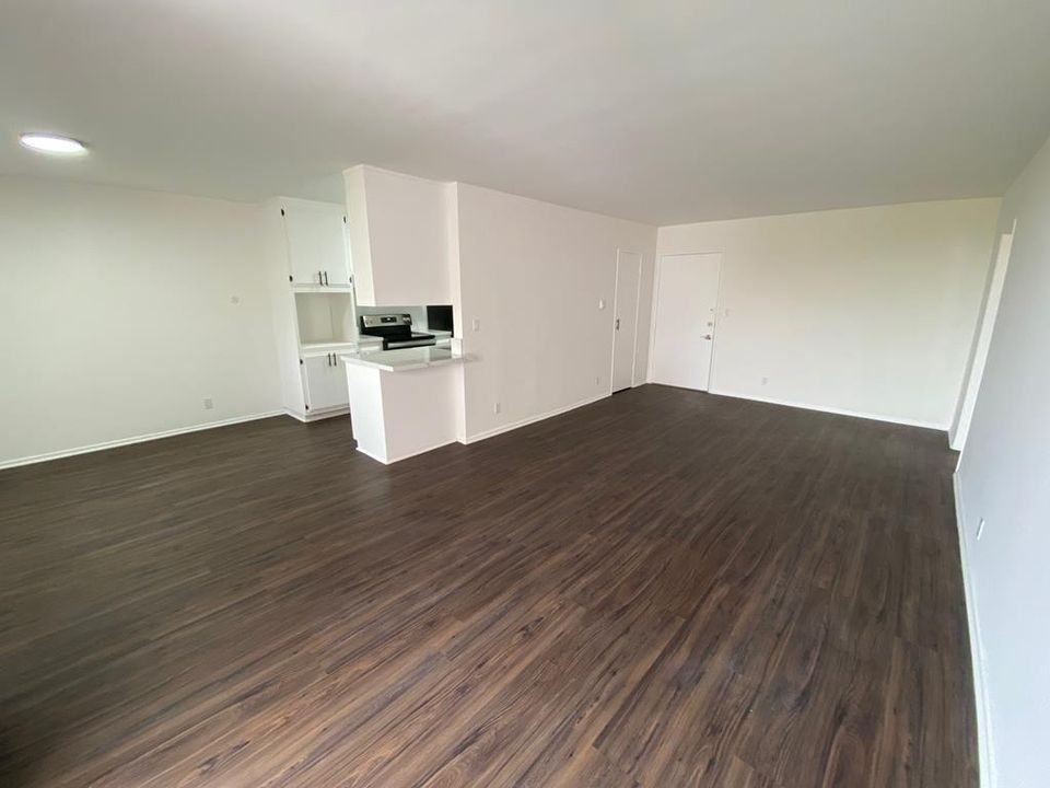 118 S Wetherly Dr - Photo 7 of 50