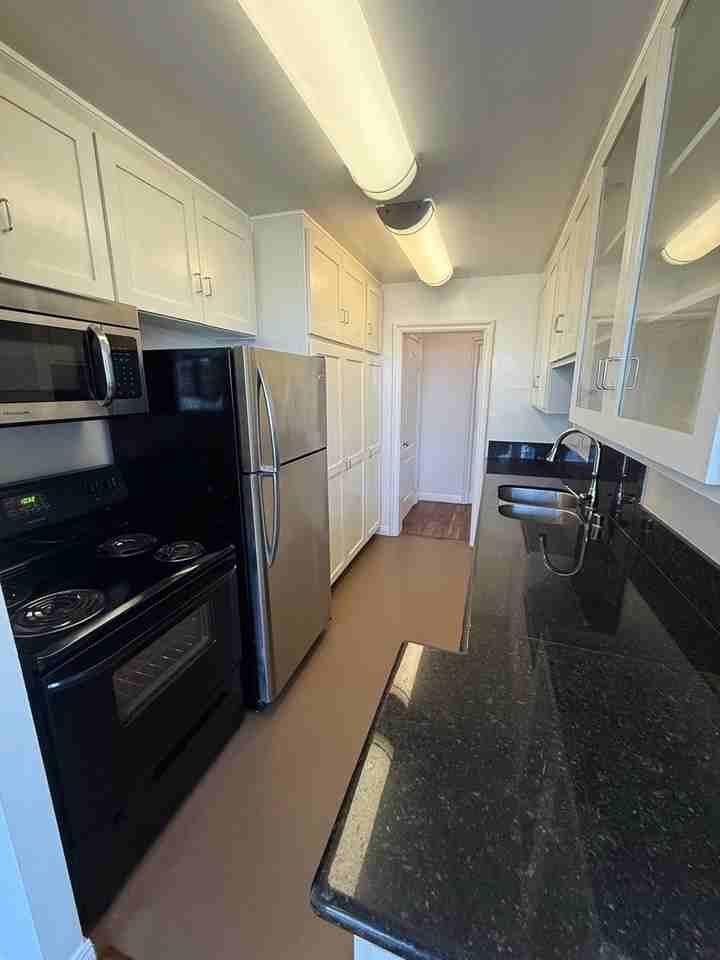 11936 Darlington Ave - Photo 7 of 50