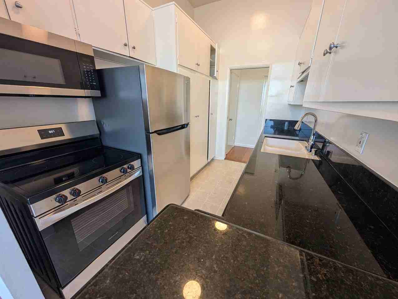 11936 Darlington Ave - Photo 6 of 50